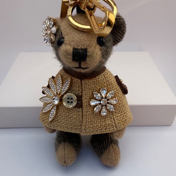 Authentic Burberry Thomas Bear Keychain with Cape & Chrystals - Picture 6 of 6